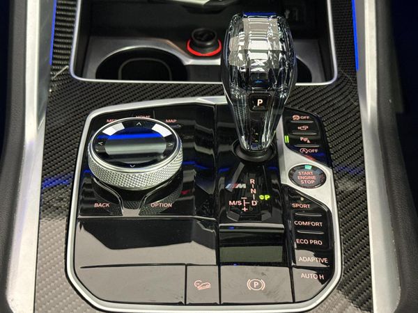 2021-BMW-X6-M50i image:7