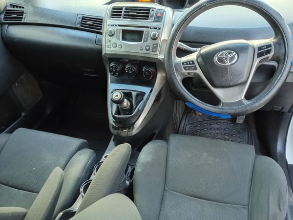 2010-Toyota-Verso-16-SX image:2