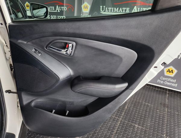 2014-Hyundai-ix35-20-Executive image:20