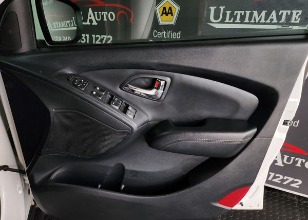 2014-Hyundai-ix35-20-Executive image:24