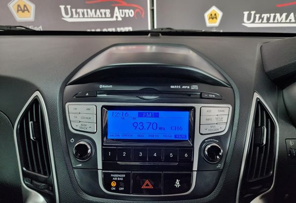 2014-Hyundai-ix35-20-Executive image:29