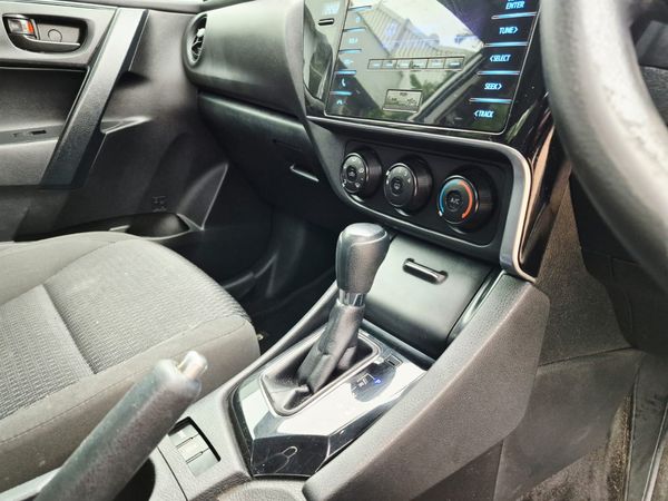 2020-Toyota-Corolla-Quest-18-Auto image:15