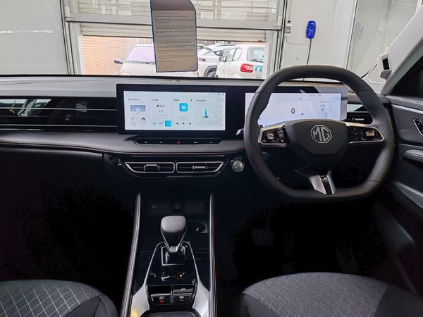 2026-MG-HS-15T-Luxury-Auto image:3