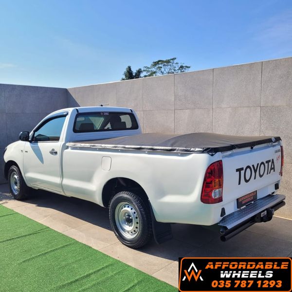 2010-Toyota-Hilux-20-VVTi-Single-Cab image:10