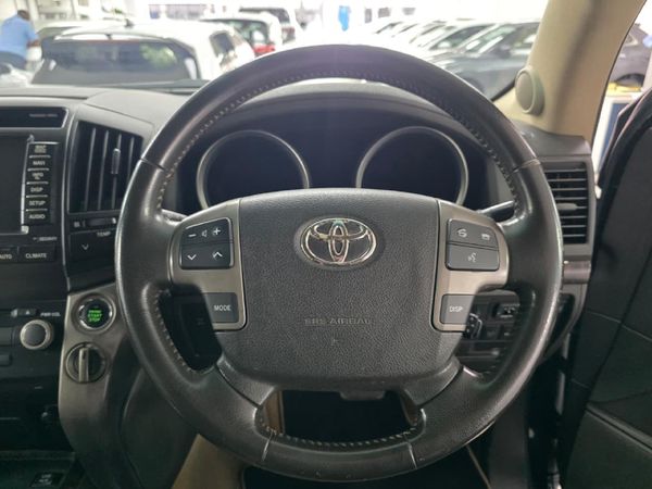 2010-Toyota-Land-Cruiser-200-TD-V8-VX-Auto image:7