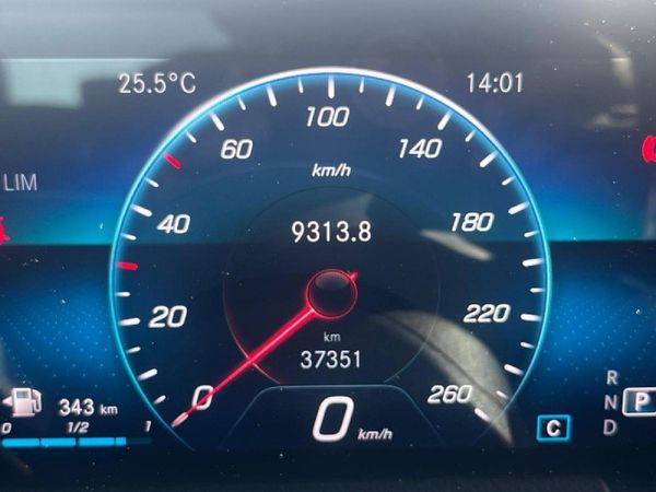 2022-Mercedes-Benz-GLA-200-Progressive-Auto image:9