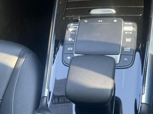 2022-Mercedes-Benz-GLA-200-Progressive-Auto image:12