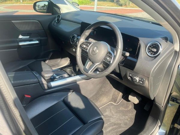 2022-Mercedes-Benz-GLA-200-Progressive-Auto image:5