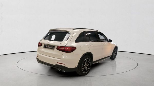 2016-Mercedes-Benz-GLC-250d-AMG image:4