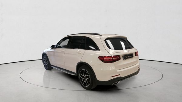 2016-Mercedes-Benz-GLC-250d-AMG image:6