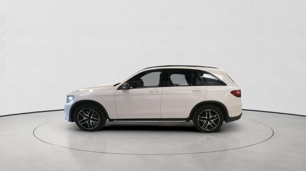 2016-Mercedes-Benz-GLC-250d-AMG image:7