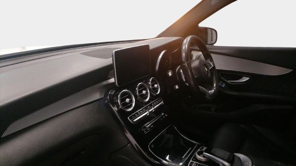 2016-Mercedes-Benz-GLC-250d-AMG image:8