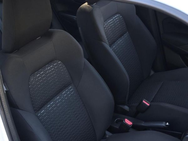 2025-Suzuki-Swift-12-GL image:15
