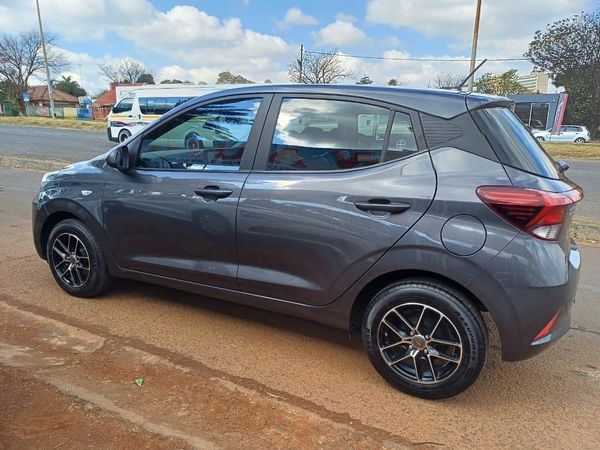 2024-Hyundai-Grand-i10-12-Fluid-Auto image:5