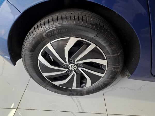 2022-Volkswagen-Polo-10-TSI-Life image:5