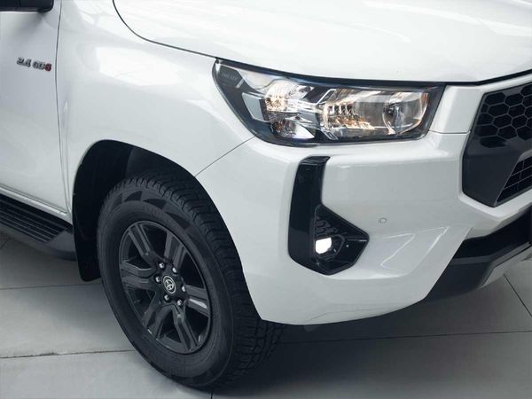 2025-Toyota-Hilux-24-GD-6-Raider-4x4-Auto-Double-Cab image:10