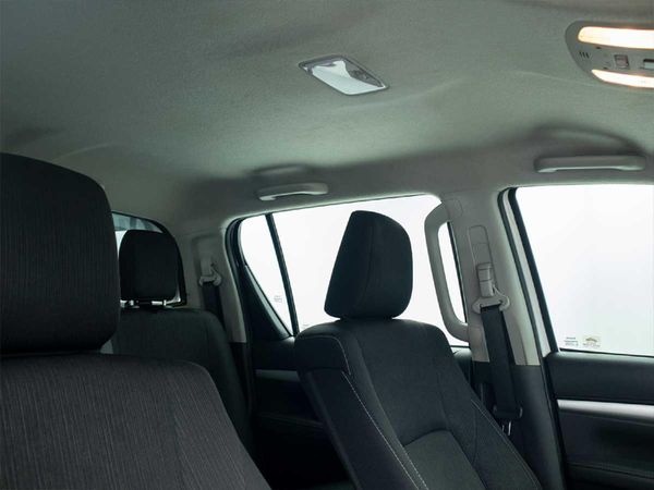 2025-Toyota-Hilux-24-GD-6-Raider-4x4-Auto-Double-Cab image:15