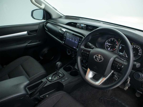 2025-Toyota-Hilux-24-GD-6-Raider-4x4-Auto-Double-Cab image:22