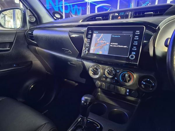 2021-Toyota-Hilux-28-GD-6-Raised-Body-Legend-4x4-Auto-Extended-Cab image:9