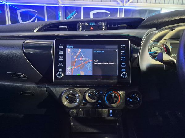 2021-Toyota-Hilux-28-GD-6-Raised-Body-Legend-4x4-Auto-Extended-Cab image:10