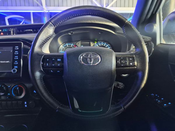 2021-Toyota-Hilux-28-GD-6-Raised-Body-Legend-4x4-Auto-Extended-Cab image:13