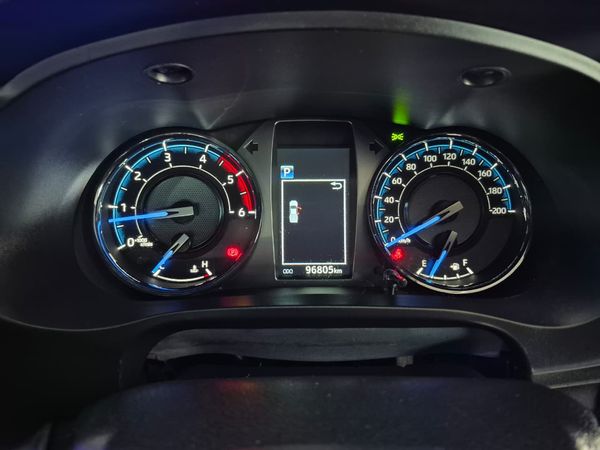 2021-Toyota-Hilux-28-GD-6-Raised-Body-Legend-4x4-Auto-Extended-Cab image:15