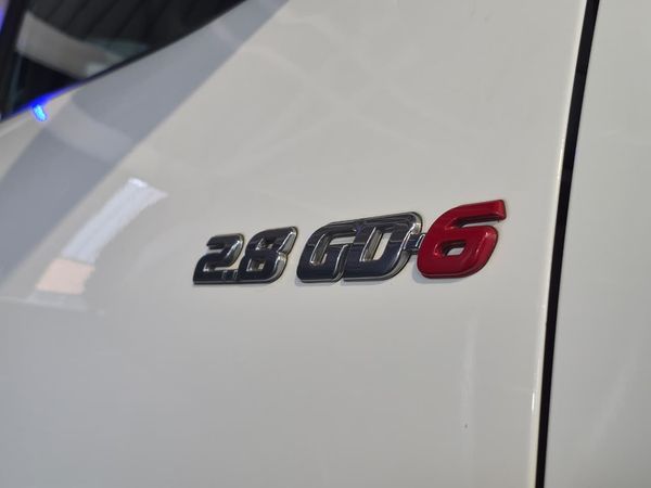 2021-Toyota-Hilux-28-GD-6-Raised-Body-Legend-4x4-Auto-Extended-Cab image:22