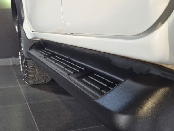 2021-Toyota-Hilux-28-GD-6-Raised-Body-Legend-4x4-Auto-Extended-Cab image:28