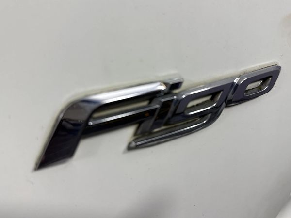 2012-Ford-Figo-14-Ambiente image:11