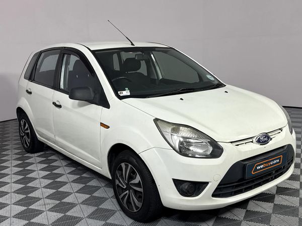 2012-Ford-Figo-14-Ambiente image:15