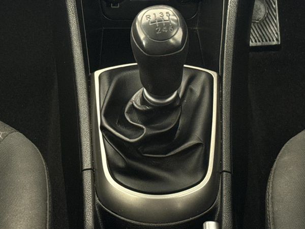 2018-Hyundai-Accent-16-Fluid-5-dr image:10