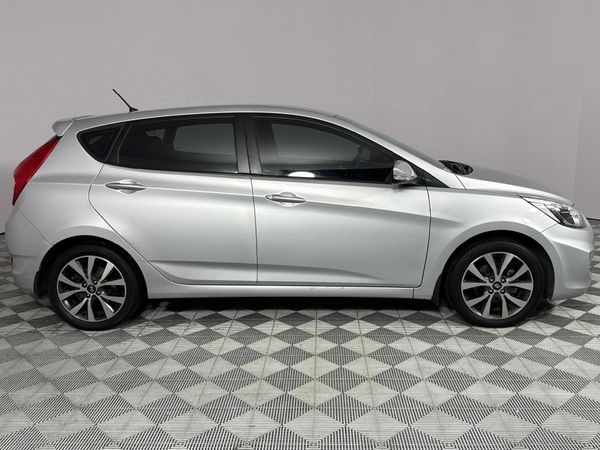 2018-Hyundai-Accent-16-Fluid-5-dr image:17