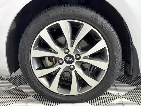 2018-Hyundai-Accent-16-Fluid-5-dr image:4