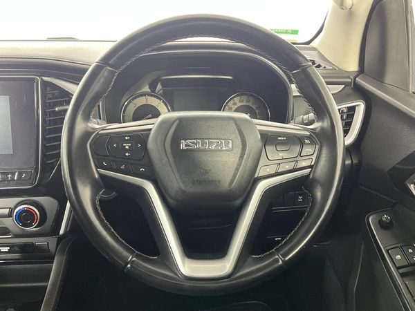 2022-Isuzu-Mu-x-30D-LS-Auto image:11