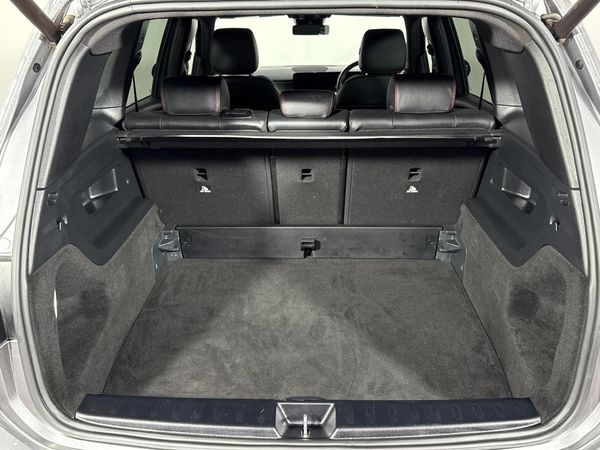 2021-Mercedes-Benz-GLB-220d-4Matic image:11