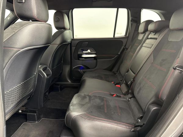 2021-Mercedes-Benz-GLB-220d-4Matic image:3