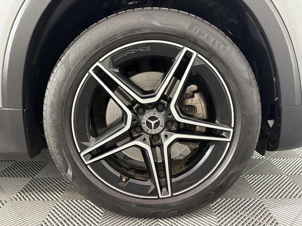2021-Mercedes-Benz-GLB-220d-4Matic image:5