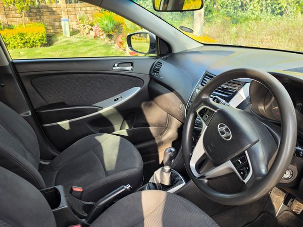 2014-Hyundai-Accent-16 image:3