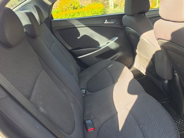 2014-Hyundai-Accent-16 image:4