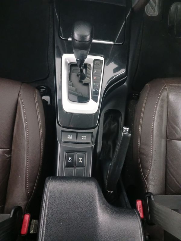 2019-Toyota-Fortuner-24-GD-6-Raised-Body-Auto image:12