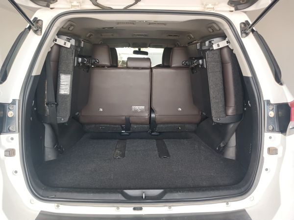 2019-Toyota-Fortuner-24-GD-6-Raised-Body-Auto image:6