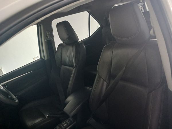 2019-Toyota-Fortuner-24-GD-6-Raised-Body-Auto image:7