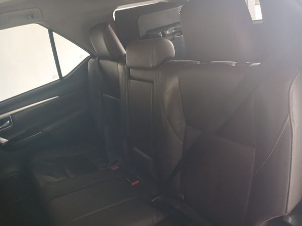 2019-Toyota-Fortuner-24-GD-6-Raised-Body-Auto image:8