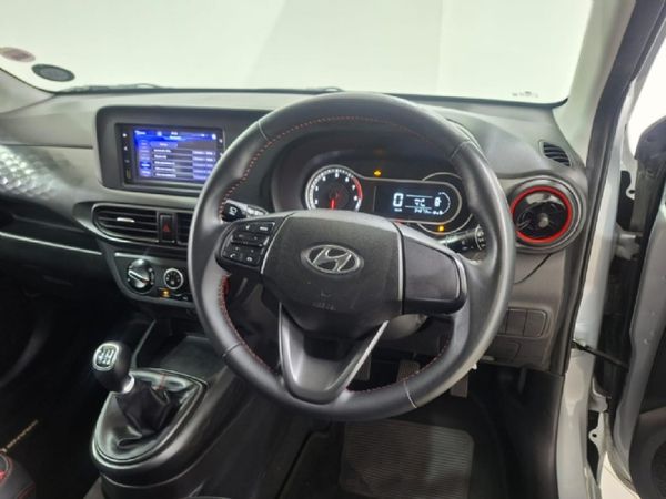2023-Hyundai-Grand-i10-10-Fluid image:9