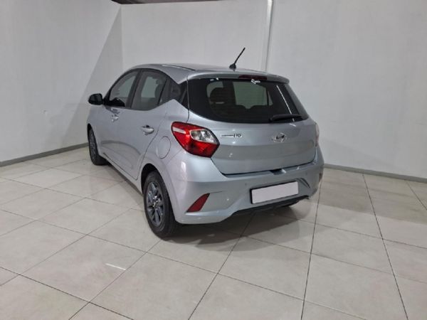 2023-Hyundai-Grand-i10-10-Fluid image:2