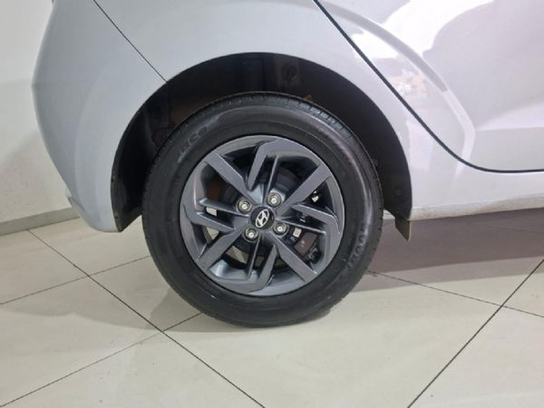 2023-Hyundai-Grand-i10-10-Fluid image:6