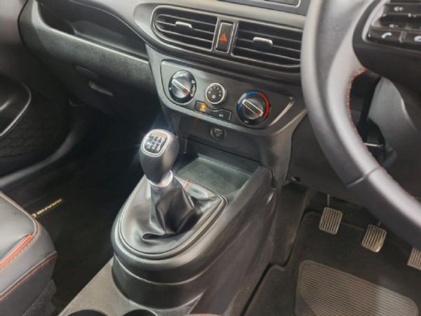 2023-Hyundai-Grand-i10-10-Fluid image:8