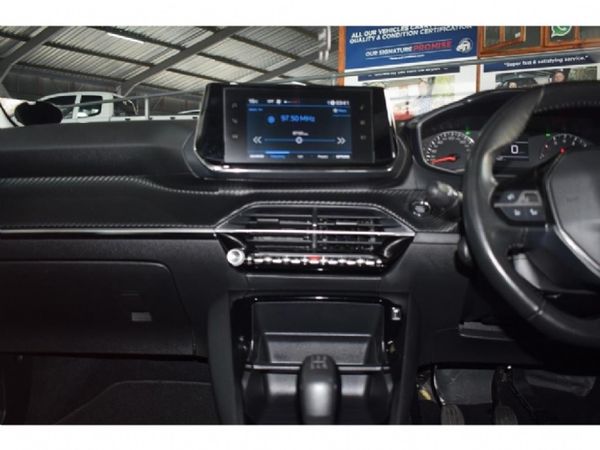 2022-Peugeot-208-12-Active image:12