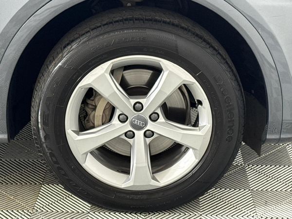 2019-Audi-Q5-20-TDI-quattro-Auto-40-TDI image:4