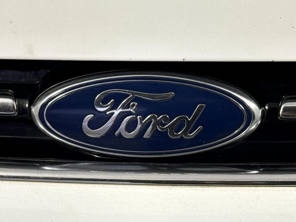 2016-Ford-Kuga-15-EcoBoost-Ambiente-Auto image:10